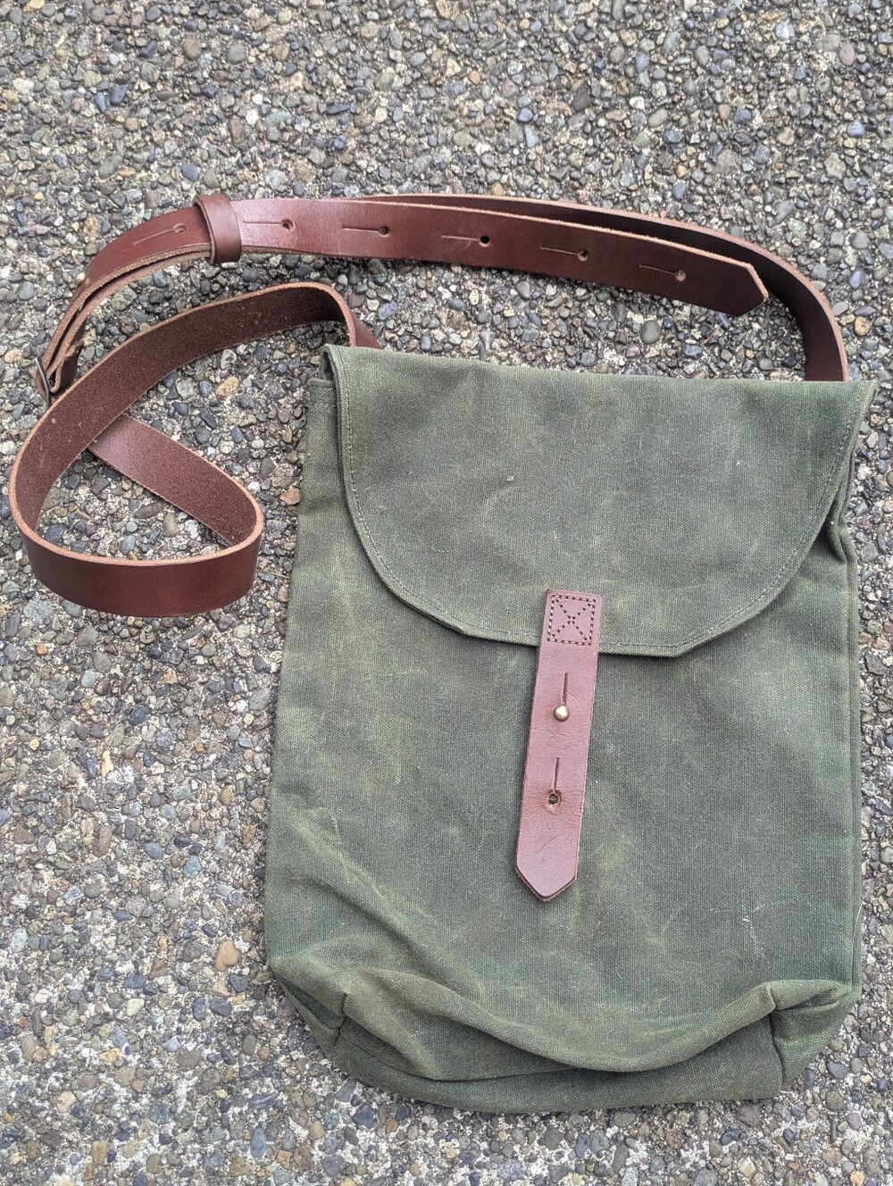 Peg & Awl The Hunter Waxed Canvas Bag Moss